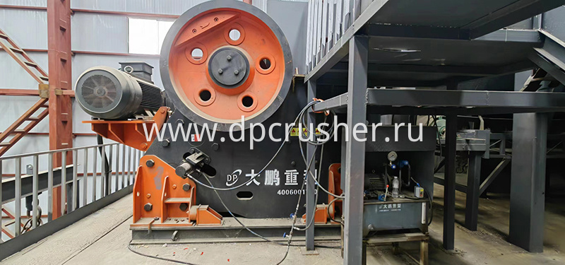 Гидравлическая щековая дробилка